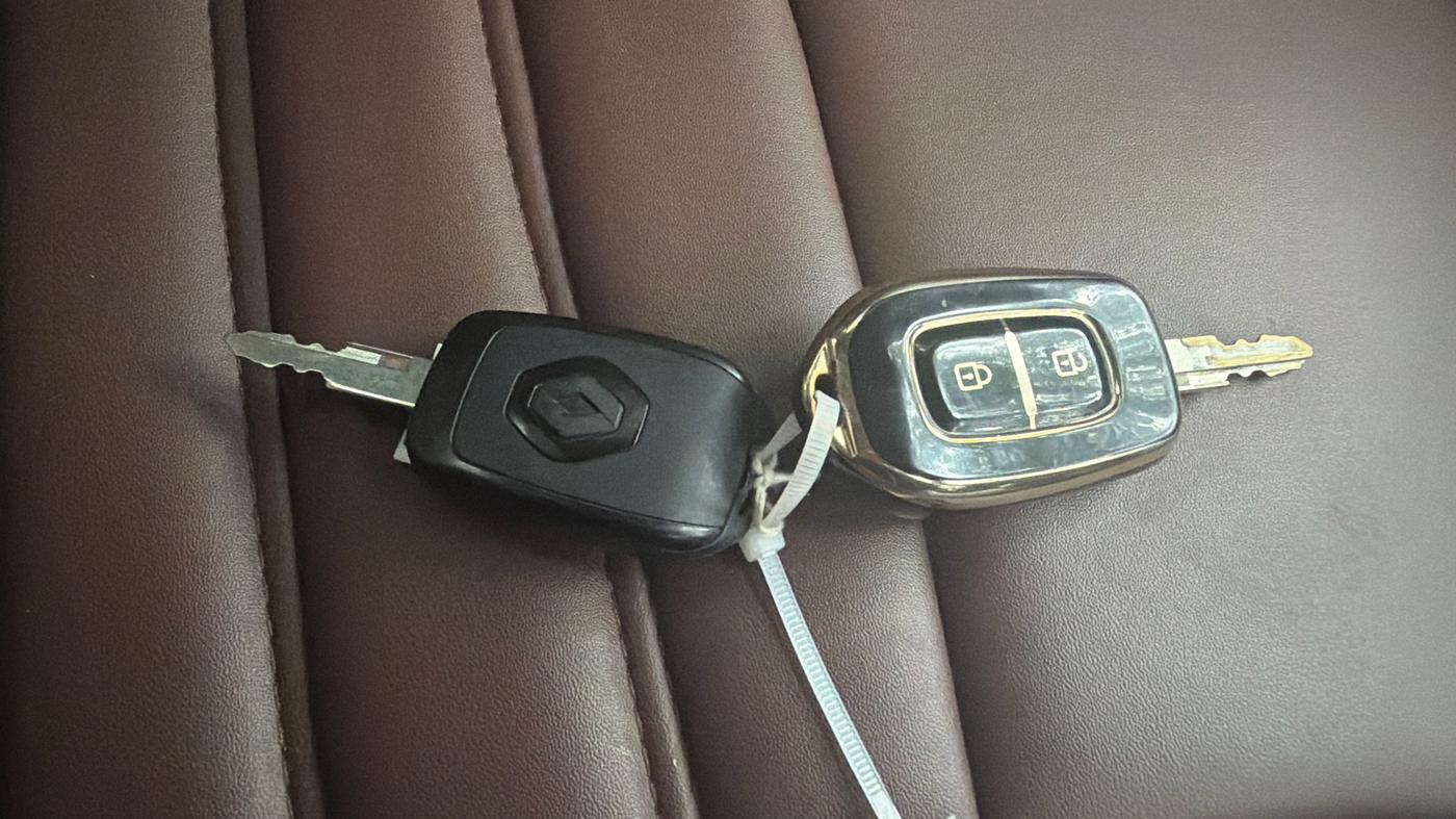 2025 Renault Kwid RXL 1.0 (O), CNG, Manual, 27,203 km, Key Close Up