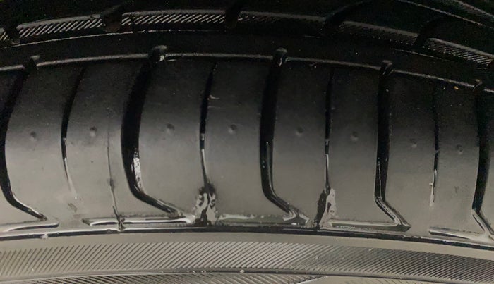 2020 Ford Ecosport TITANIUM 1.5 SPORTS(SUNROOF) PETROL, Petrol, Manual, 64,428 km, Right Front Tyre Tread