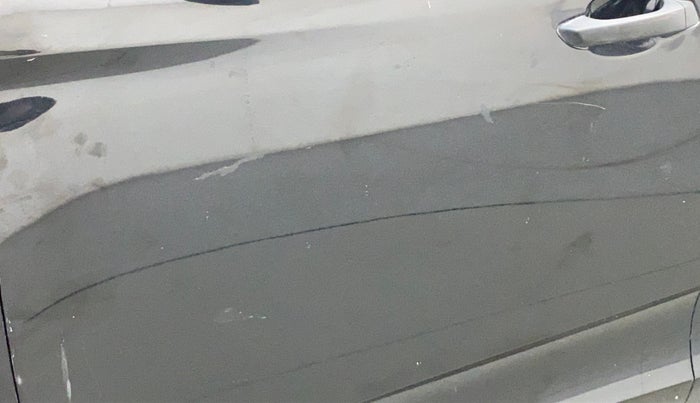 2016 Mahindra Kuv100 K2 6 STR, Petrol, Manual, 59,889 km, Front passenger door - Minor scratches