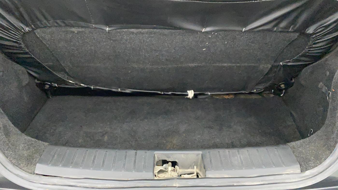 2016 Mahindra Kuv100 K2 6 STR, Petrol, Manual, 59,889 km, Boot Inside