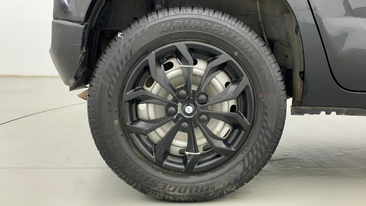 2016 Mahindra Kuv100 K2 6 STR, Petrol, Manual, 59,889 km, Right Rear Wheel