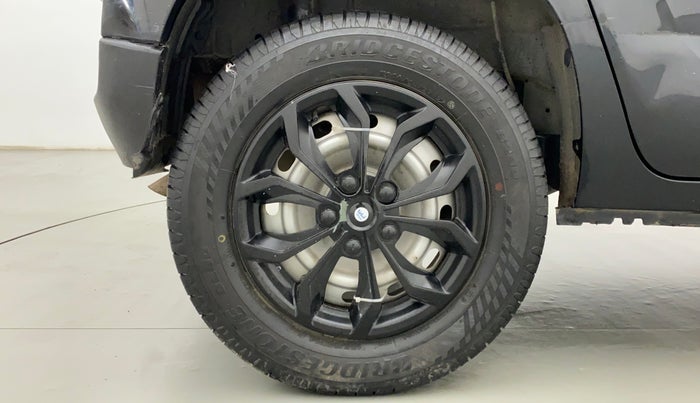 2016 Mahindra Kuv100 K2 6 STR, Petrol, Manual, 59,889 km, Right Rear Wheel
