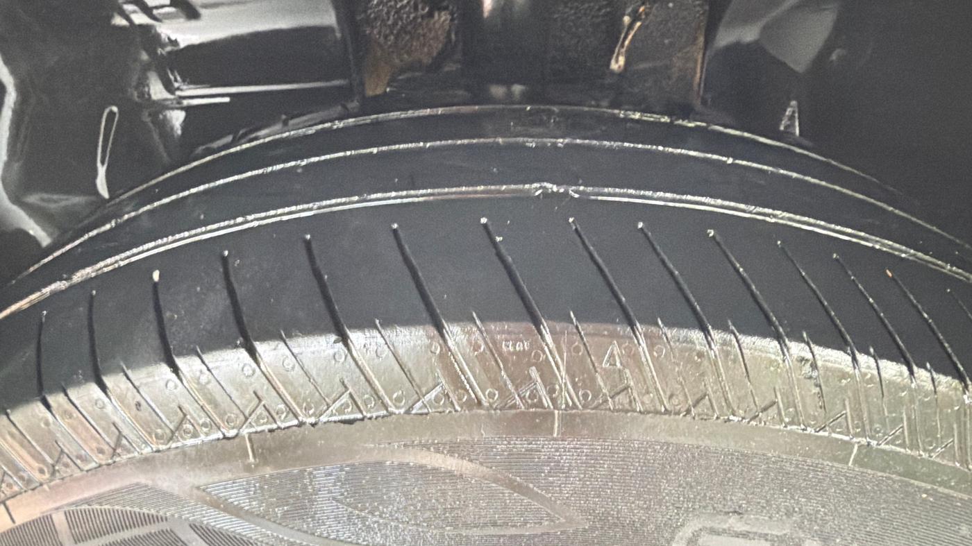 2024 Tata PUNCH ADVENTURE RHYTHM CNG MT, CNG, Manual, 20,781 km, Left Front Tyre Tread
