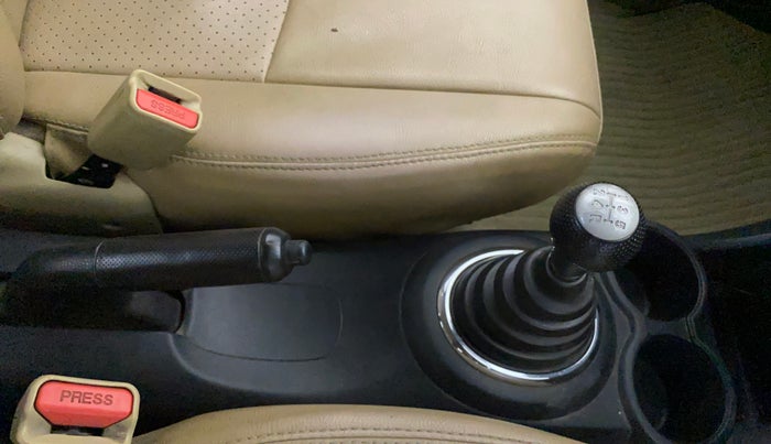 2015 Honda Amaze 1.2L I-VTEC S, CNG, Manual, 73,580 km, Gear Lever