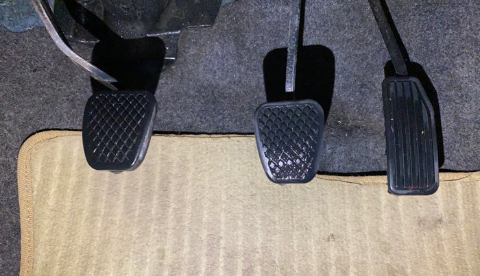 2015 Honda Amaze 1.2L I-VTEC S, CNG, Manual, 73,580 km, Pedals