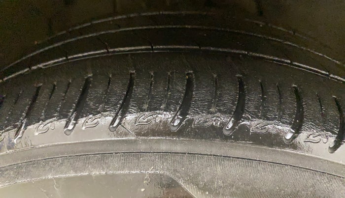 2021 Tata ALTROZ XZ PLUS PETROL, Petrol, Manual, 70,917 km, Right Front Tyre Tread