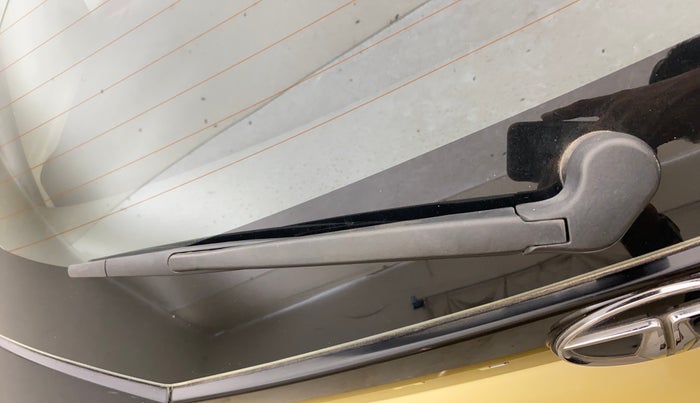 2021 Tata ALTROZ XZ PLUS PETROL, Petrol, Manual, 70,917 km, Rear Wiper