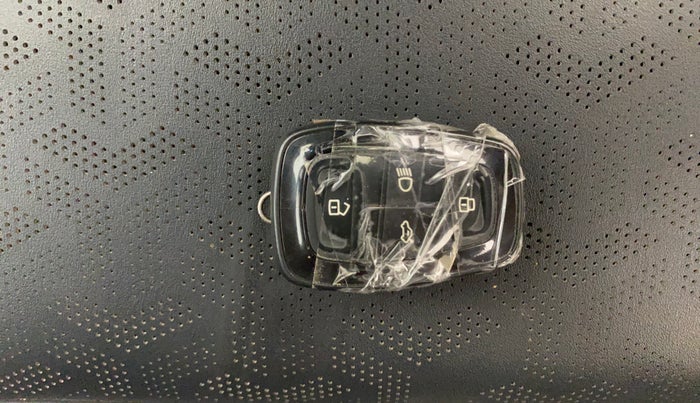 2021 Tata ALTROZ XZ PLUS PETROL, Petrol, Manual, 70,917 km, Key Close Up