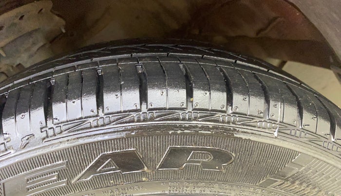 2017 Hyundai Grand i10 SPORTZ 1.2 KAPPA VTVT, Petrol, Manual, 29,677 km, Left Front Tyre Tread