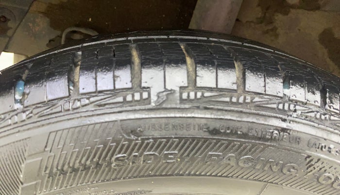 2017 Hyundai Grand i10 SPORTZ 1.2 KAPPA VTVT, Petrol, Manual, 29,677 km, Right Rear Tyre Tread