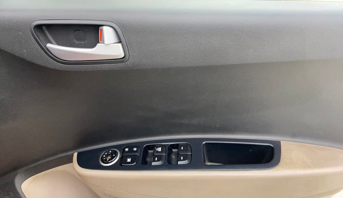 2017 Hyundai Grand i10 SPORTZ 1.2 KAPPA VTVT, Petrol, Manual, 29,677 km, Driver Side Door Panels Control