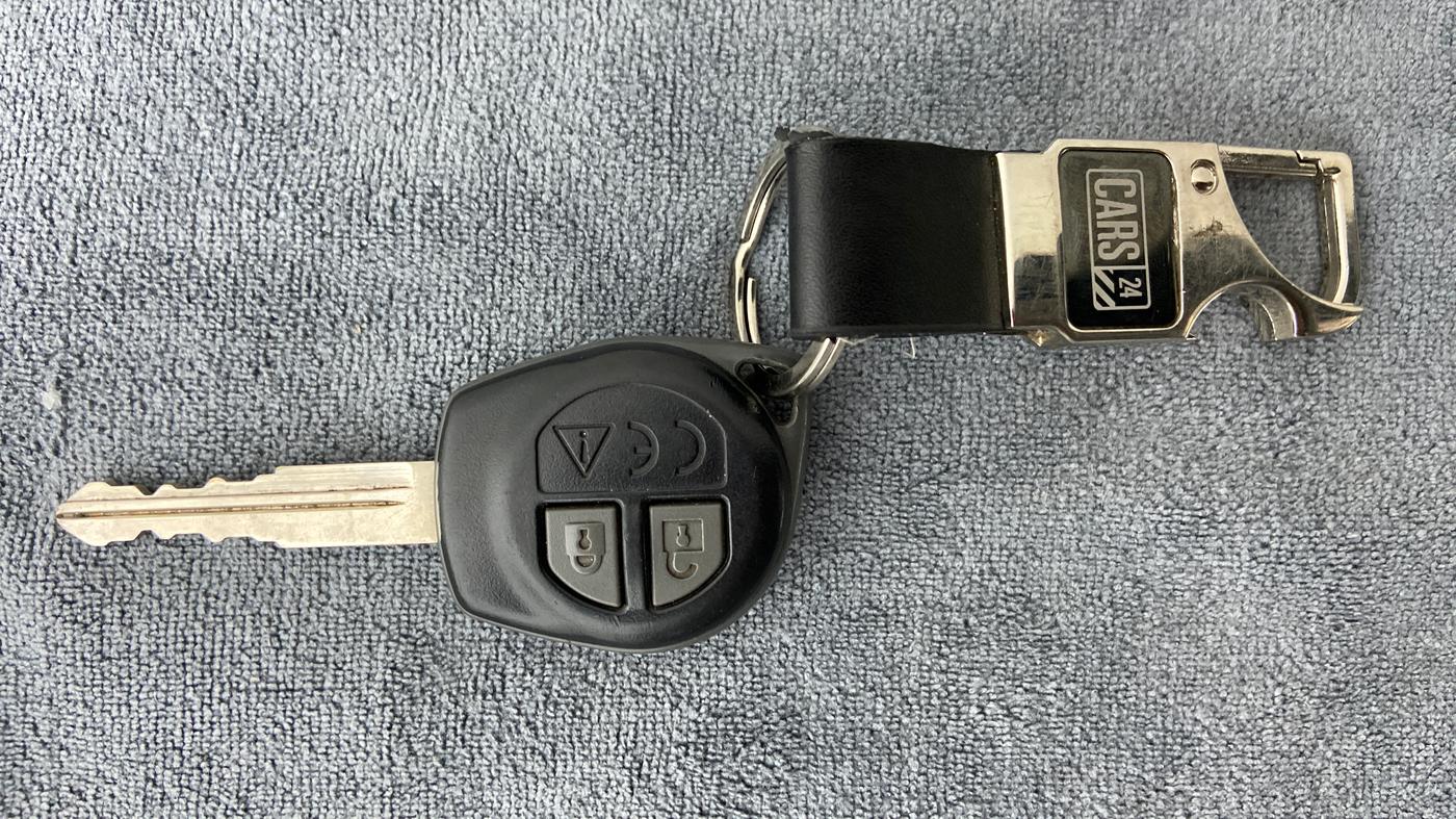 2019 Maruti Swift VXI AMT D, Petrol, Automatic, 22,007 km, Key Close Up