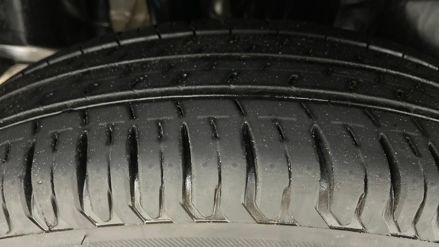 2019 Maruti Swift VXI AMT D, Petrol, Automatic, 22,007 km, Right Rear Tyre Tread