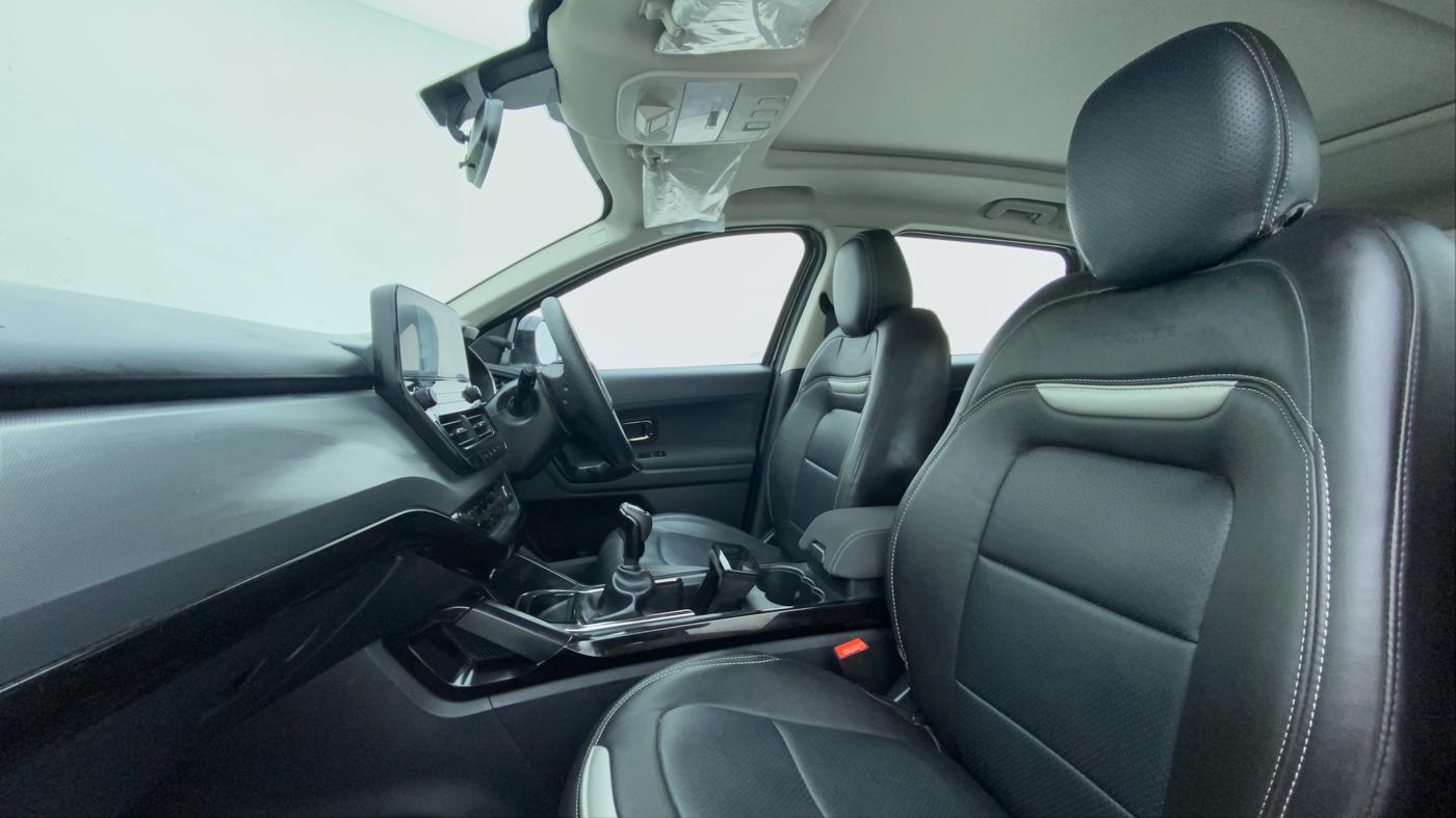 2021 Tata Harrier XT+ Dark Edition, Diesel, Manual, 12,668 km, Right Side Front Door Cabin