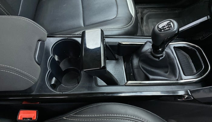 2021 Tata Harrier XT+ Dark Edition, Diesel, Manual, 12,668 km, Gear Lever
