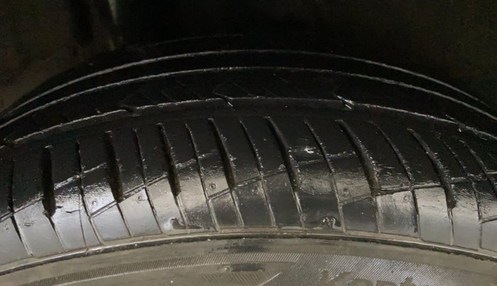 2021 Hyundai Verna SX 1.5 VTVT IVT, Petrol, Automatic, 26,297 km, Right Rear Tyre Tread