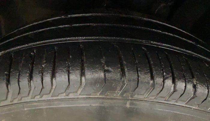 2022 Tata PUNCH ADVENTURE MT, Petrol, Manual, 38,563 km, Left Front Tyre Tread