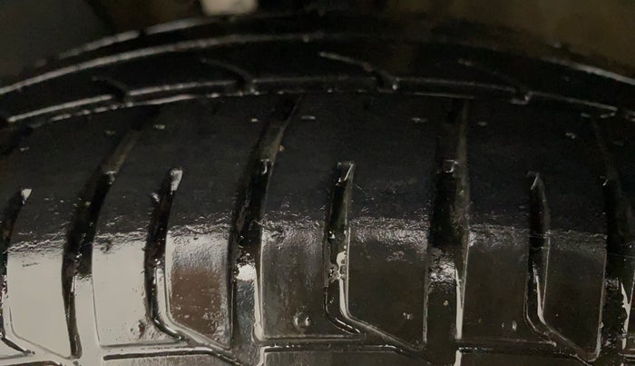 2012 Volkswagen Polo TRENDLINE 1.2L PETROL, Petrol, Manual, 67,430 km, Left Front Tyre Tread