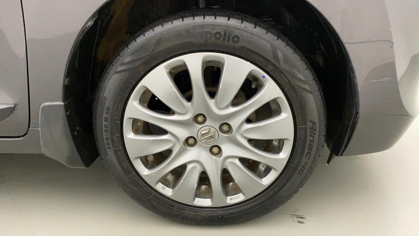 2017 Maruti Baleno ZETA PETROL 1.2, Petrol, Manual, 19,539 km, Right Front Wheel