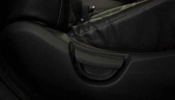 2018 Hyundai Grand i10 SPORTZ (O) AT 1.2 KAPPA VTVT, CNG, Automatic, 48,072 km, Driver Side Adjustment Panel