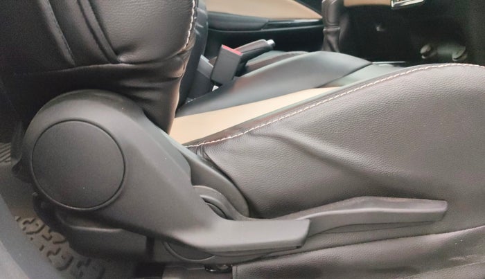 2023 Toyota Glanza V, Petrol, Manual, 14,425 km, Driver Side Adjustment Panel