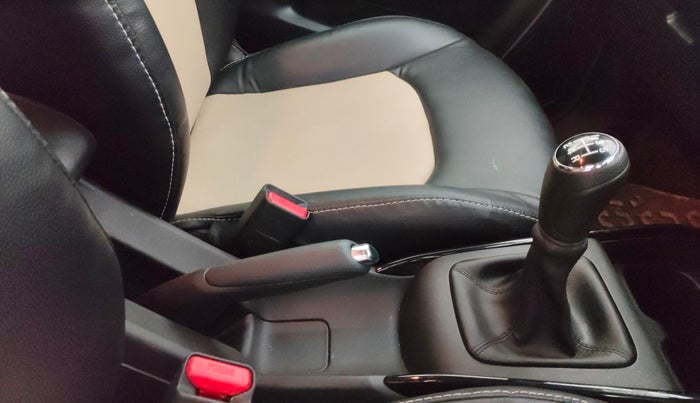 2023 Toyota Glanza V, Petrol, Manual, 14,425 km, Gear Lever