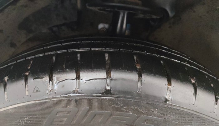 2023 Toyota Glanza V, Petrol, Manual, 14,425 km, Left Front Tyre Tread