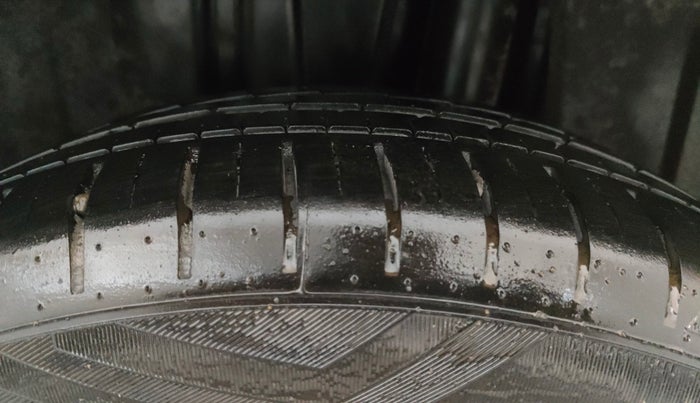 2023 Toyota Glanza V, Petrol, Manual, 14,425 km, Left Rear Tyre Tread