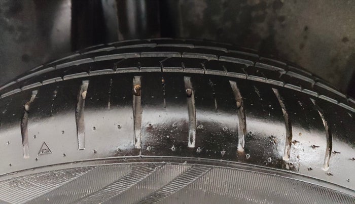 2023 Toyota Glanza V, Petrol, Manual, 14,425 km, Right Rear Tyre Tread