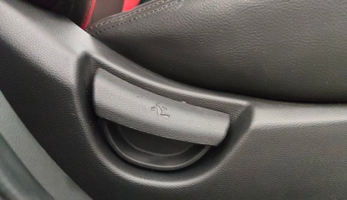 2019 Hyundai Grand i10 SPORTZ 1.2 KAPPA VTVT, Petrol, Manual, 41,635 km, Driver Side Adjustment Panel