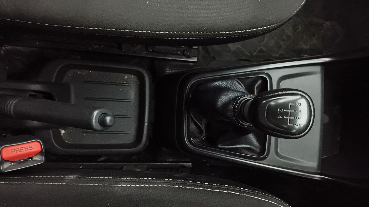 2021 Datsun Redi Go A, Petrol, Manual, 92,349 km, Gear Lever