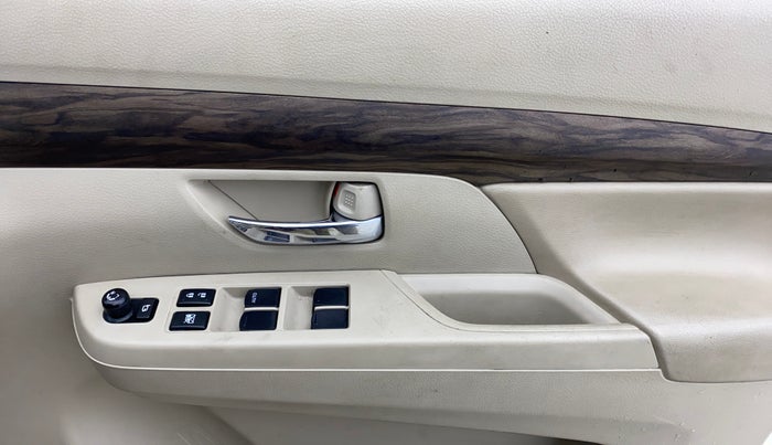 2019 Maruti Ertiga ZXI+ SHVS, Petrol, Manual, 31,778 km, Driver Side Door Panels Control