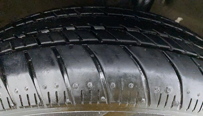 2017 Maruti Celerio ZXI OPT AMT, Petrol, Automatic, 8,497 km, Right Front Tyre Tread