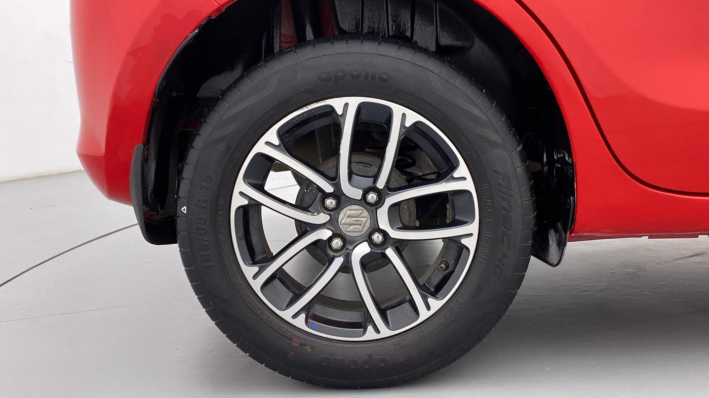2018 Maruti Swift ZXI+, Petrol, Manual, 33,403 km, Right Rear Wheel