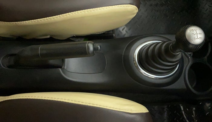 2012 Honda Brio S MT, Petrol, Manual, 65,930 km, Gear Lever