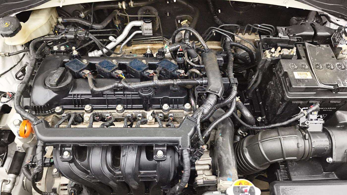 2023 KIA SONET HTK PLUS 1.2, Petrol, Manual, 61,905 km, Engine View