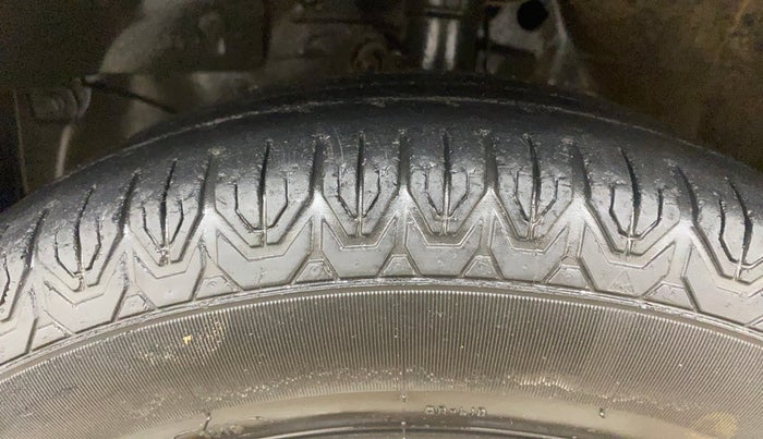 2015 Honda Amaze 1.2L I-VTEC S, Petrol, Manual, 1,09,469 km, Left Front Tyre Tread