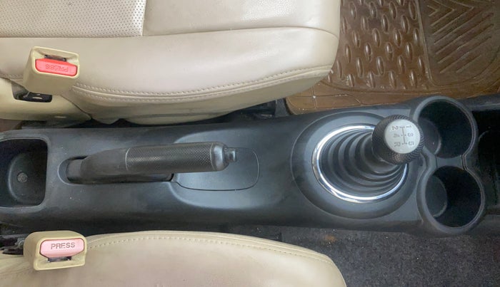 2015 Honda Amaze 1.2L I-VTEC S, Petrol, Manual, 1,09,469 km, Gear Lever