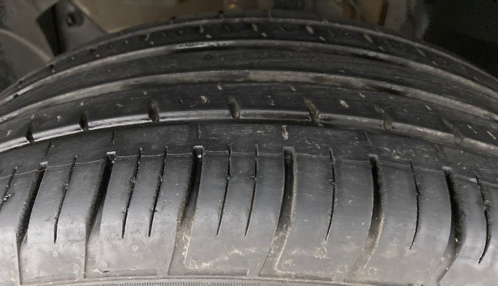 2021 Renault Duster RXZ 1.3 TURBO PETROL MT, Petrol, Manual, 28,035 km, Left Front Tyre Tread