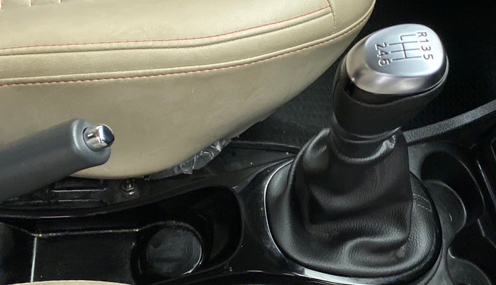 2021 Renault Duster RXZ 1.3 TURBO PETROL MT, Petrol, Manual, 28,035 km, Gear Lever