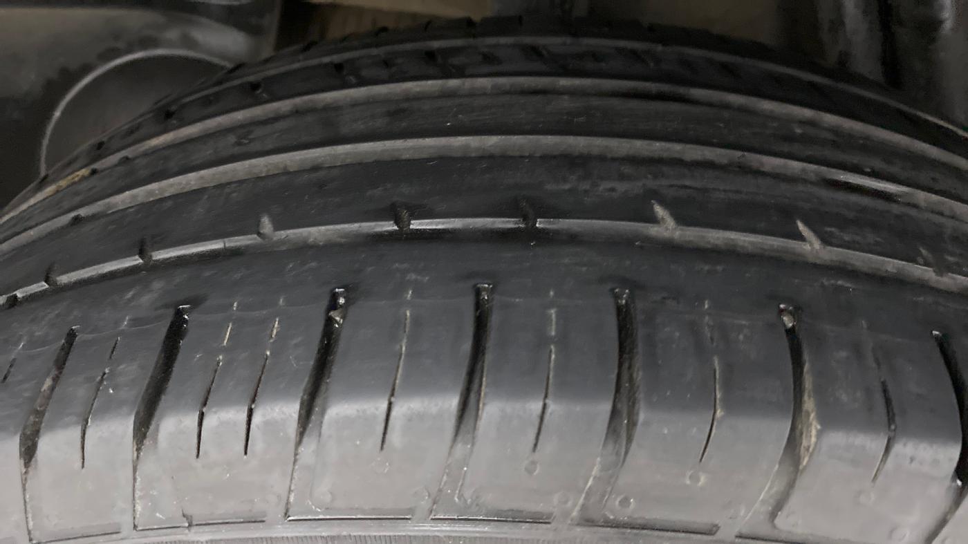 2021 Renault Duster RXZ 1.3 TURBO PETROL MT, Petrol, Manual, 28,035 km, Right Rear Tyre Tread