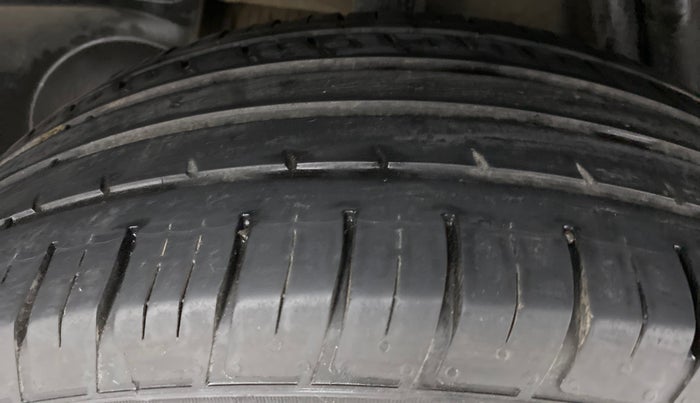 2021 Renault Duster RXZ 1.3 TURBO PETROL MT, Petrol, Manual, 28,035 km, Right Rear Tyre Tread