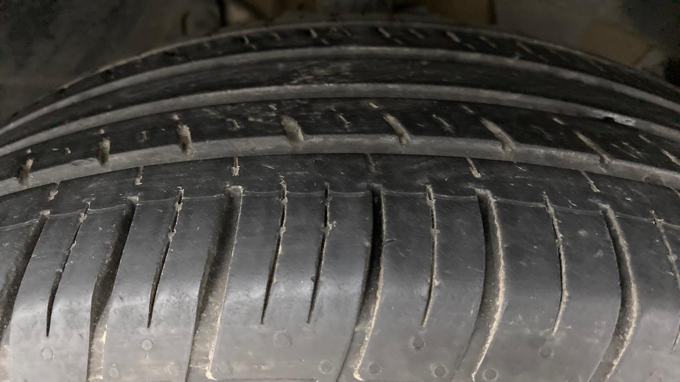 2021 Renault Duster RXZ 1.3 TURBO PETROL MT, Petrol, Manual, 28,035 km, Right Front Tyre Tread