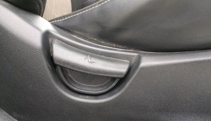 2016 Hyundai Grand i10 SPORTZ 1.2 KAPPA VTVT, Petrol, Manual, 70,486 km, Driver Side Adjustment Panel