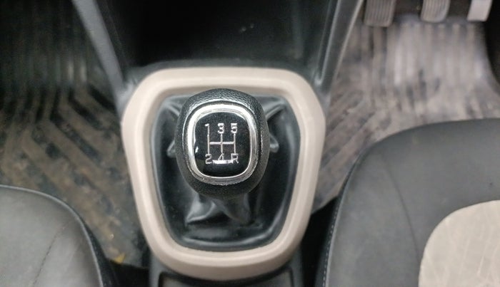 2016 Hyundai Grand i10 SPORTZ 1.2 KAPPA VTVT, Petrol, Manual, 70,486 km, Gear Lever