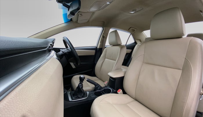 2016 Toyota Corolla Altis GL, Petrol, Manual, 71,916 km, Right Side Front Door Cabin