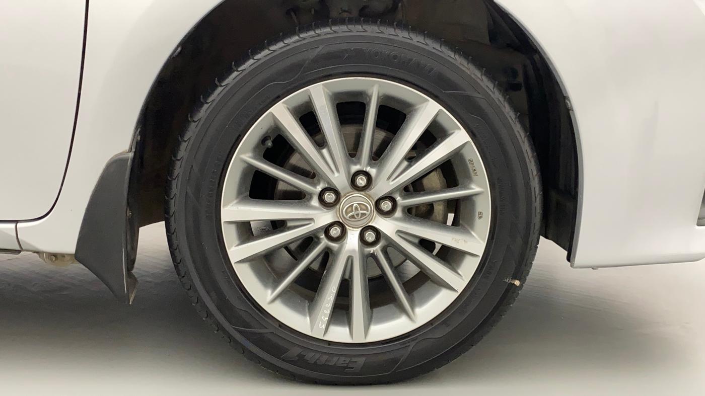 2016 Toyota Corolla Altis GL, Petrol, Manual, 71,916 km, Right Front Wheel
