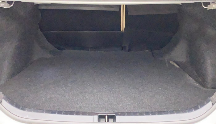 2016 Toyota Corolla Altis GL, Petrol, Manual, 71,916 km, Boot Inside