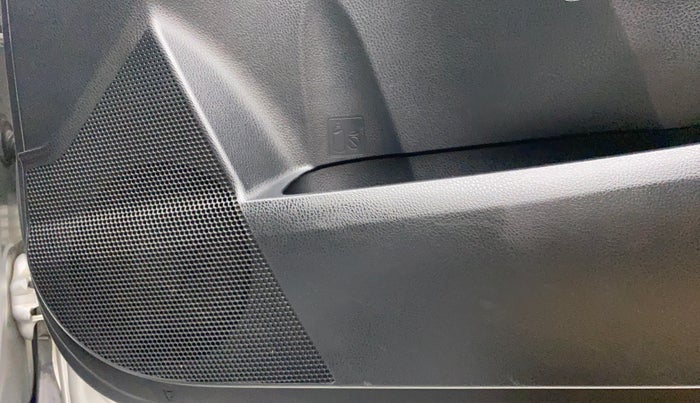 2016 Toyota Corolla Altis GL, Petrol, Manual, 71,916 km, Speaker