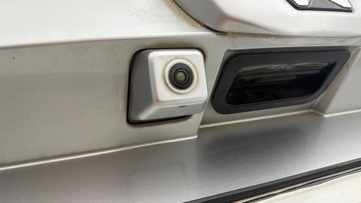 2022 Mahindra XUV700 AX 7 P AT 7 STR, Petrol, Automatic, 56,055 km, Parking Camera